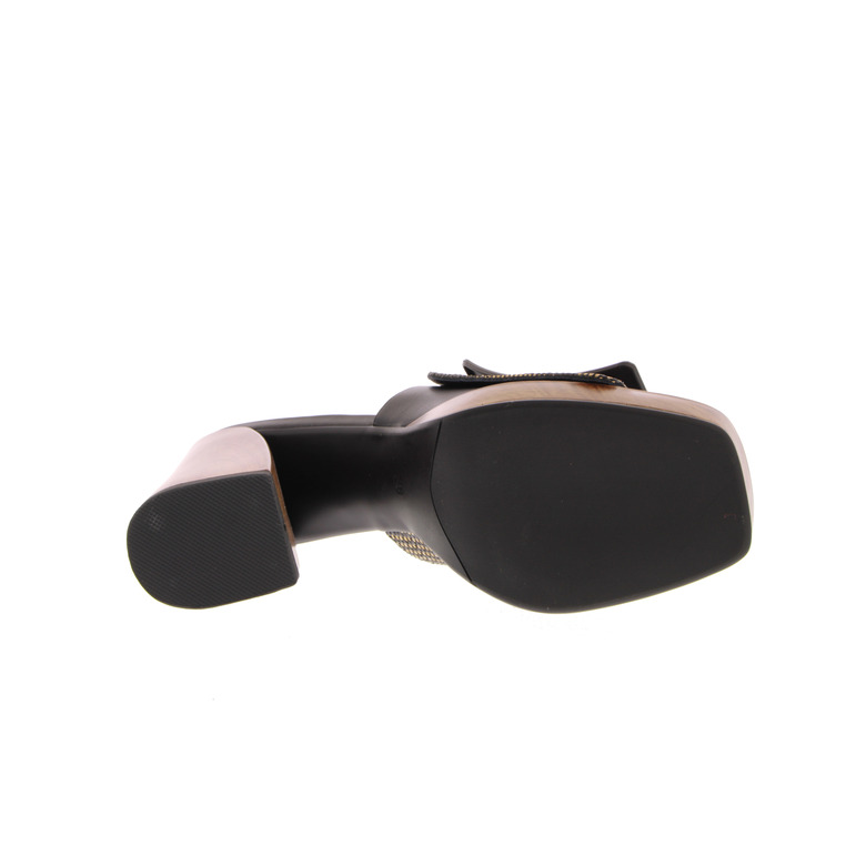 Noa Harmon tongs noir 5