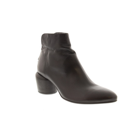 Elena Iachi ankle boots black