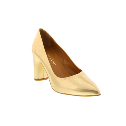 J.hay pumps or