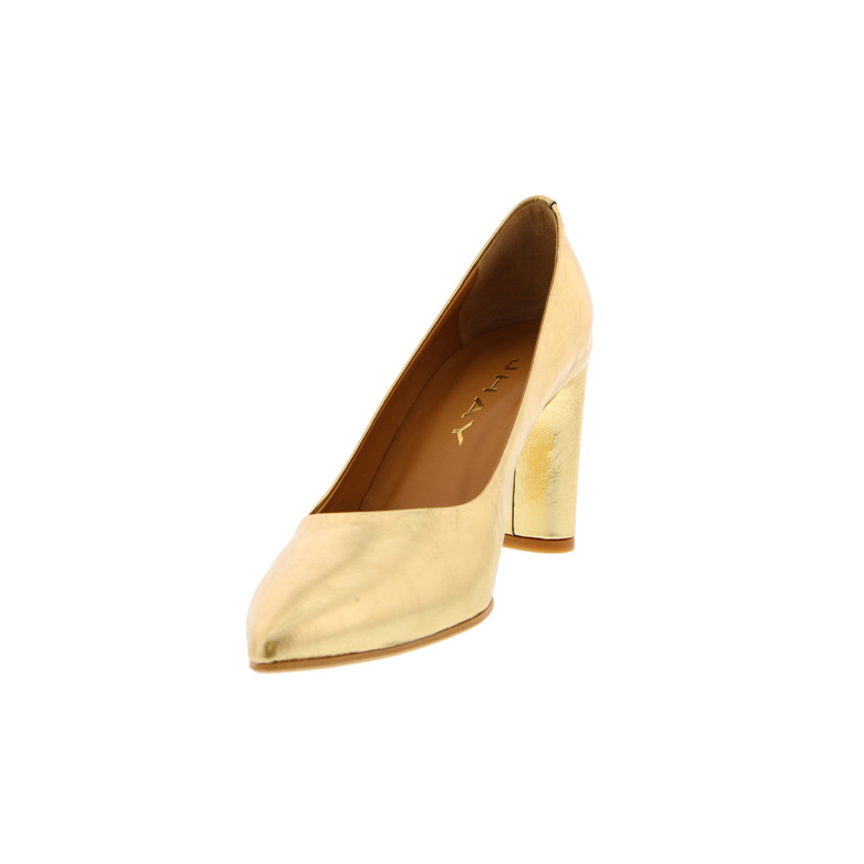J.hay pumps or 3