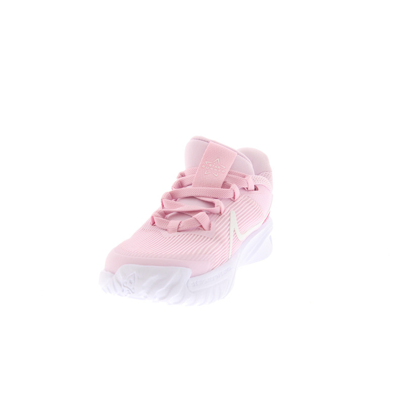 Nike sneakers rose 3