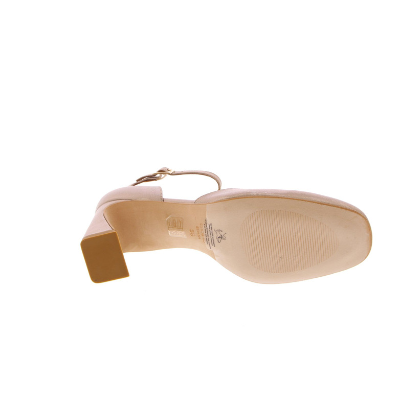 Angel Alarcon pumps or 5