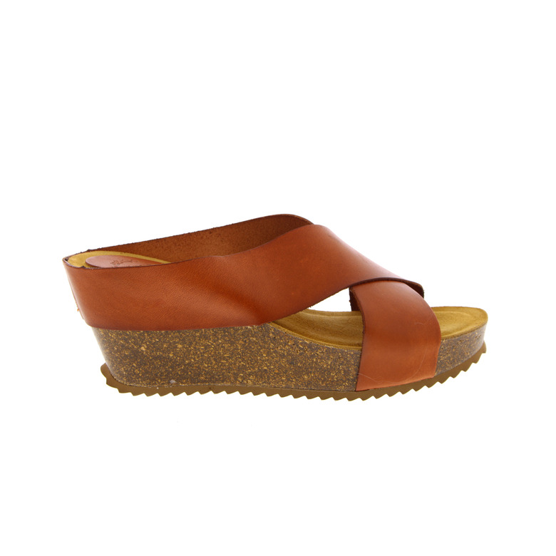 Hee! slippers cognac 1