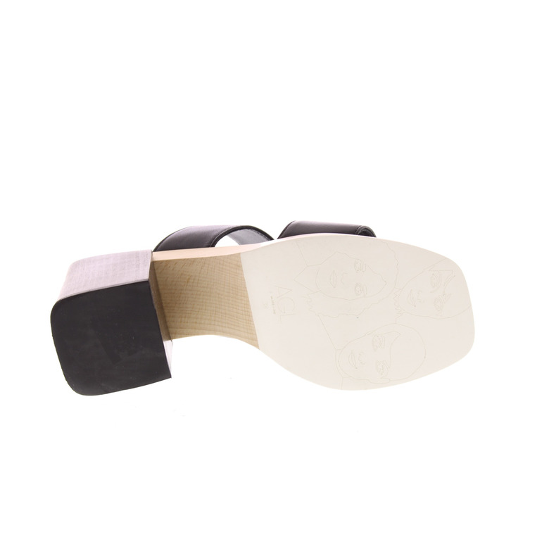 Agl slippers zwart 5