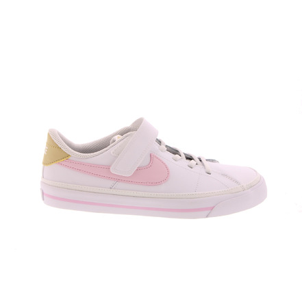 Nike sneakers wit