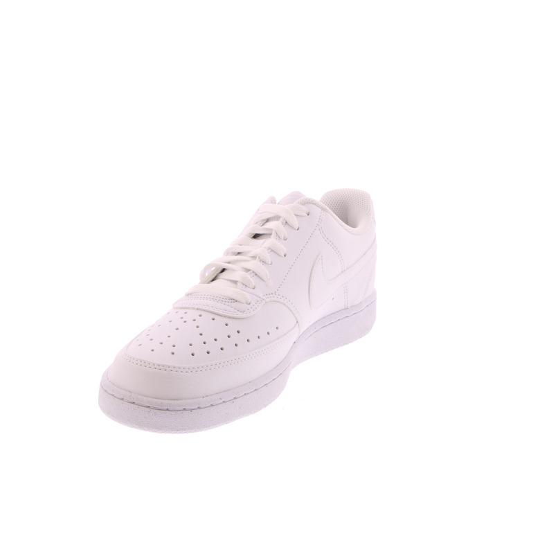 Nike sneakers wit 3