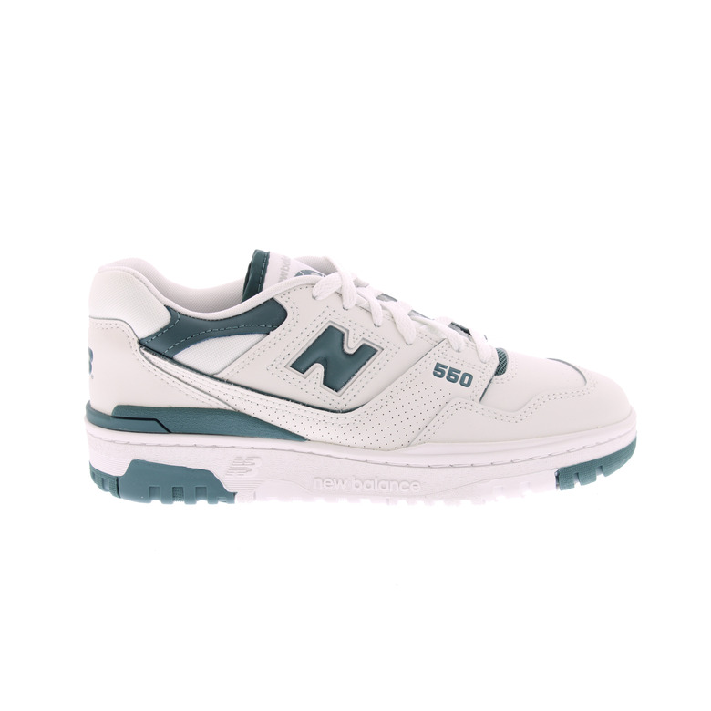 New Balance sneakers wit