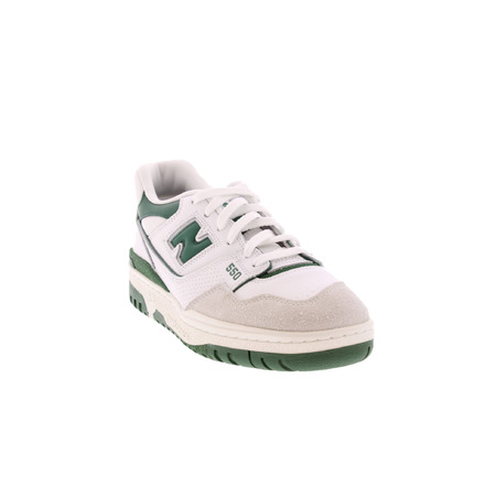 New Balance sneakers wit