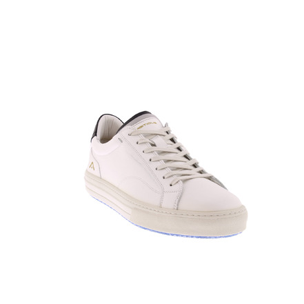 Ambitious sneakers wit