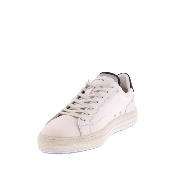 Ambitious sneakers wit 3