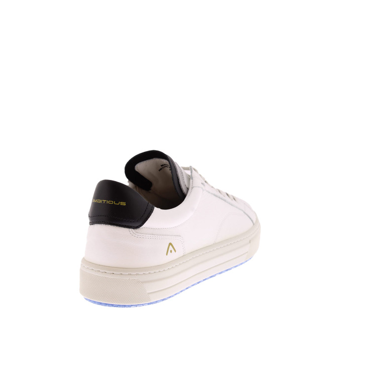 Ambitious sneakers wit 4