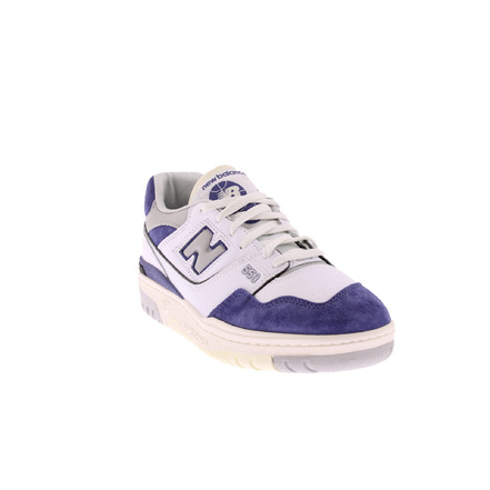 New Balance sneakers wit