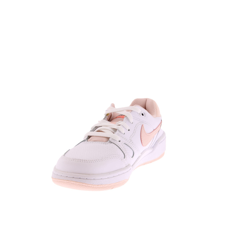 Nike sneakers wit 3