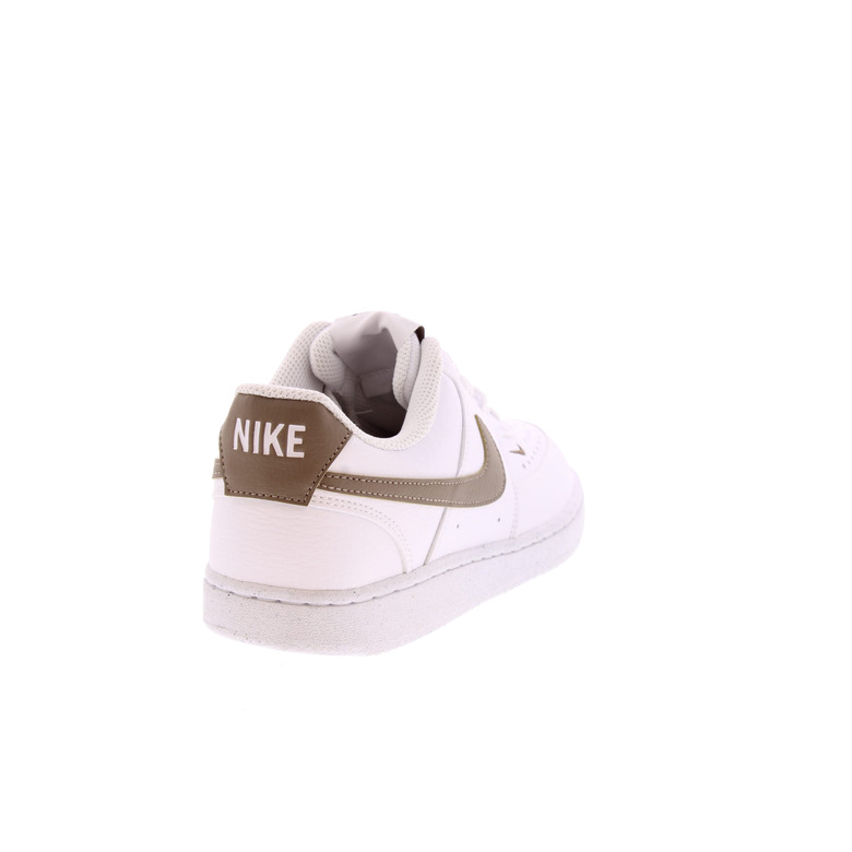 Nike sneakers wit 4