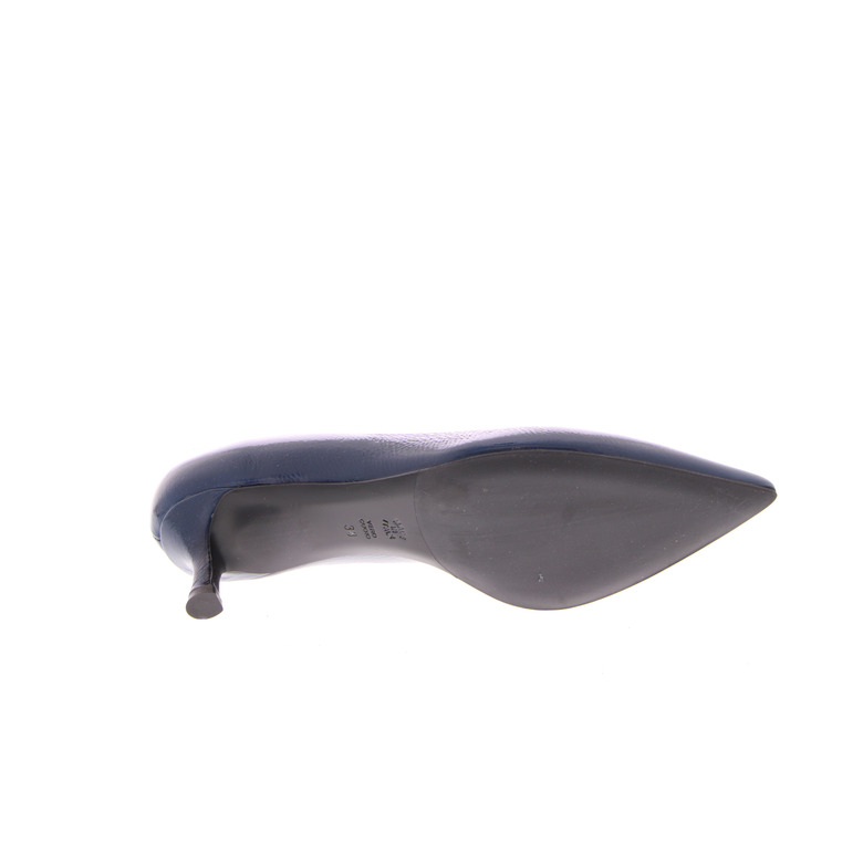 Moonflower pumps petrol 5