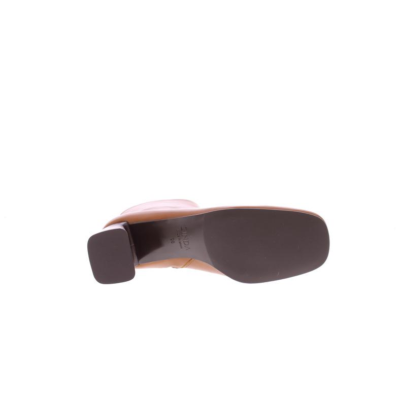 Zinda enkellaarsjes cognac 5