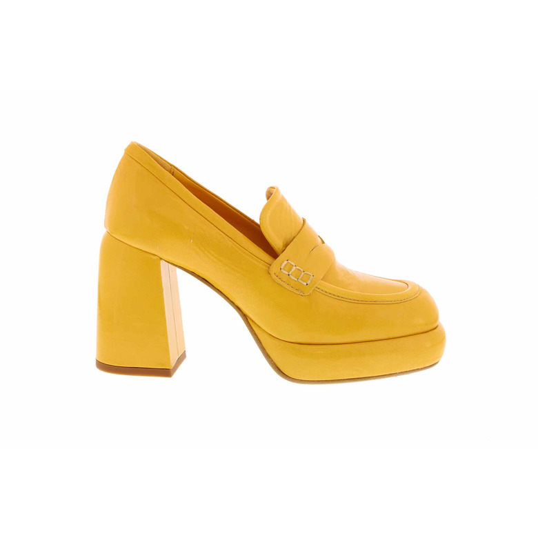 Curiosite moccasins jaune 1